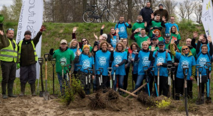 Solidne wsparcie dla bioróżnorodności - 1000 drzew dzięki Zentiva Polska w Stężycy